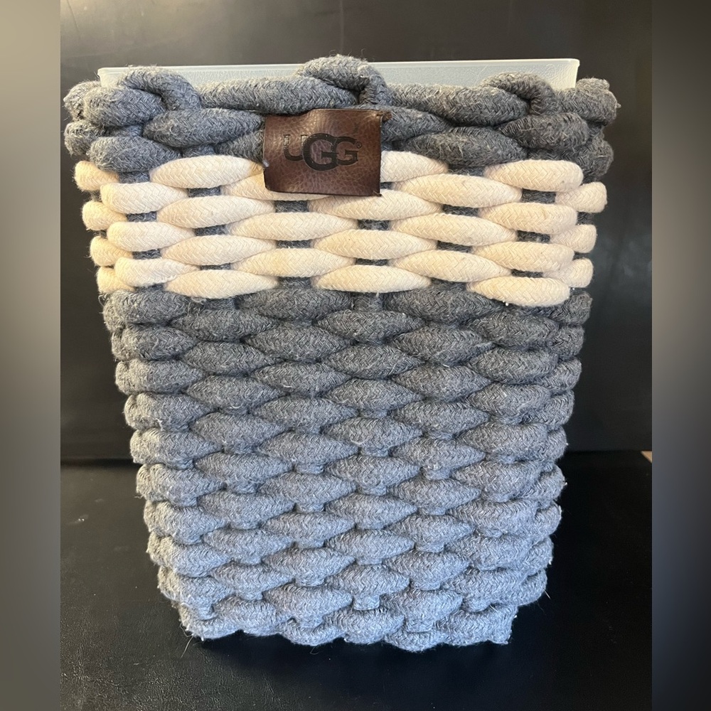 UGG Sadie Wastebasket In Charcoal/Snow